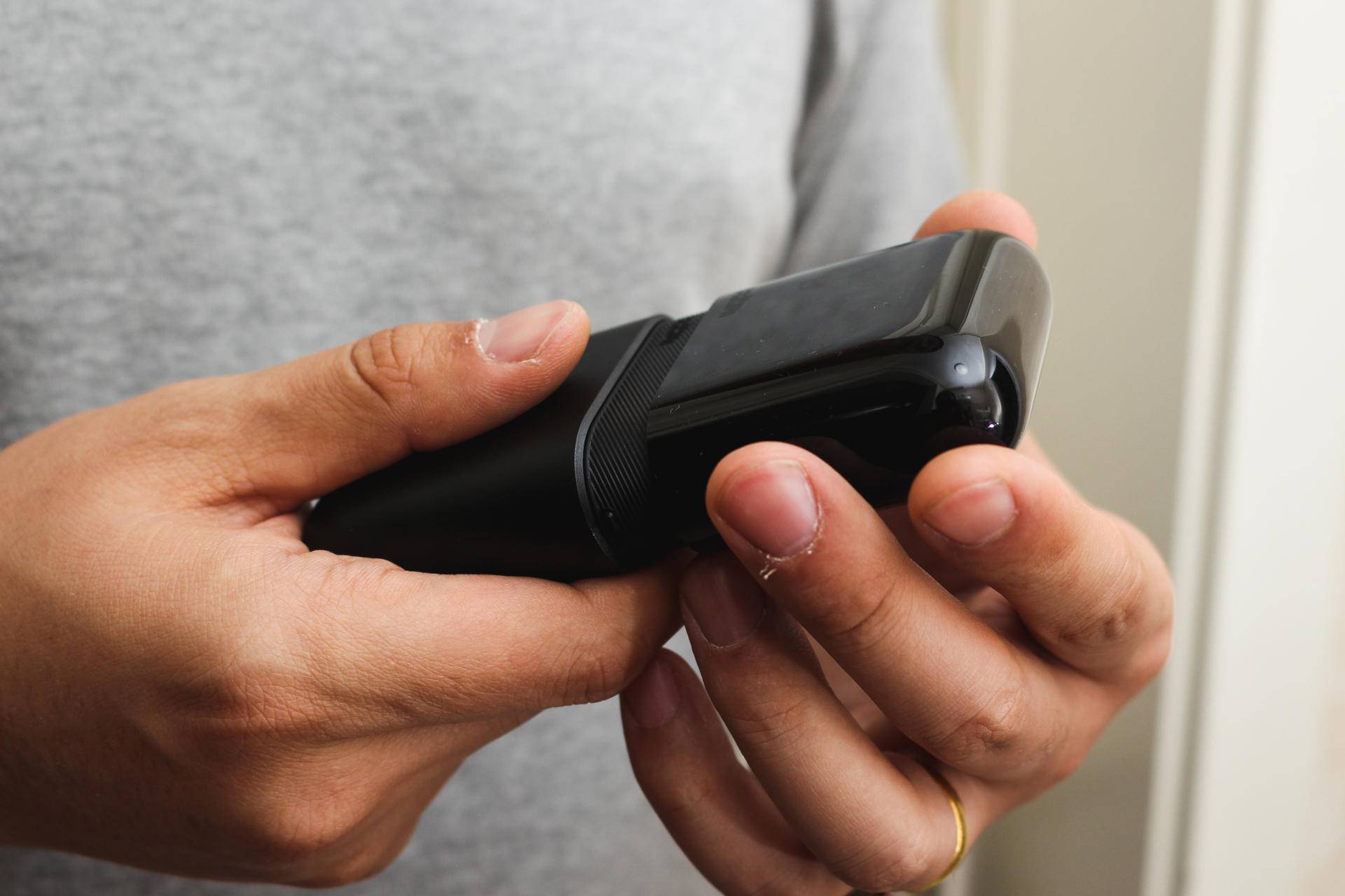 小米博朗往复式剃须刀测评,松下和博朗剃须刀哪个好300元左右