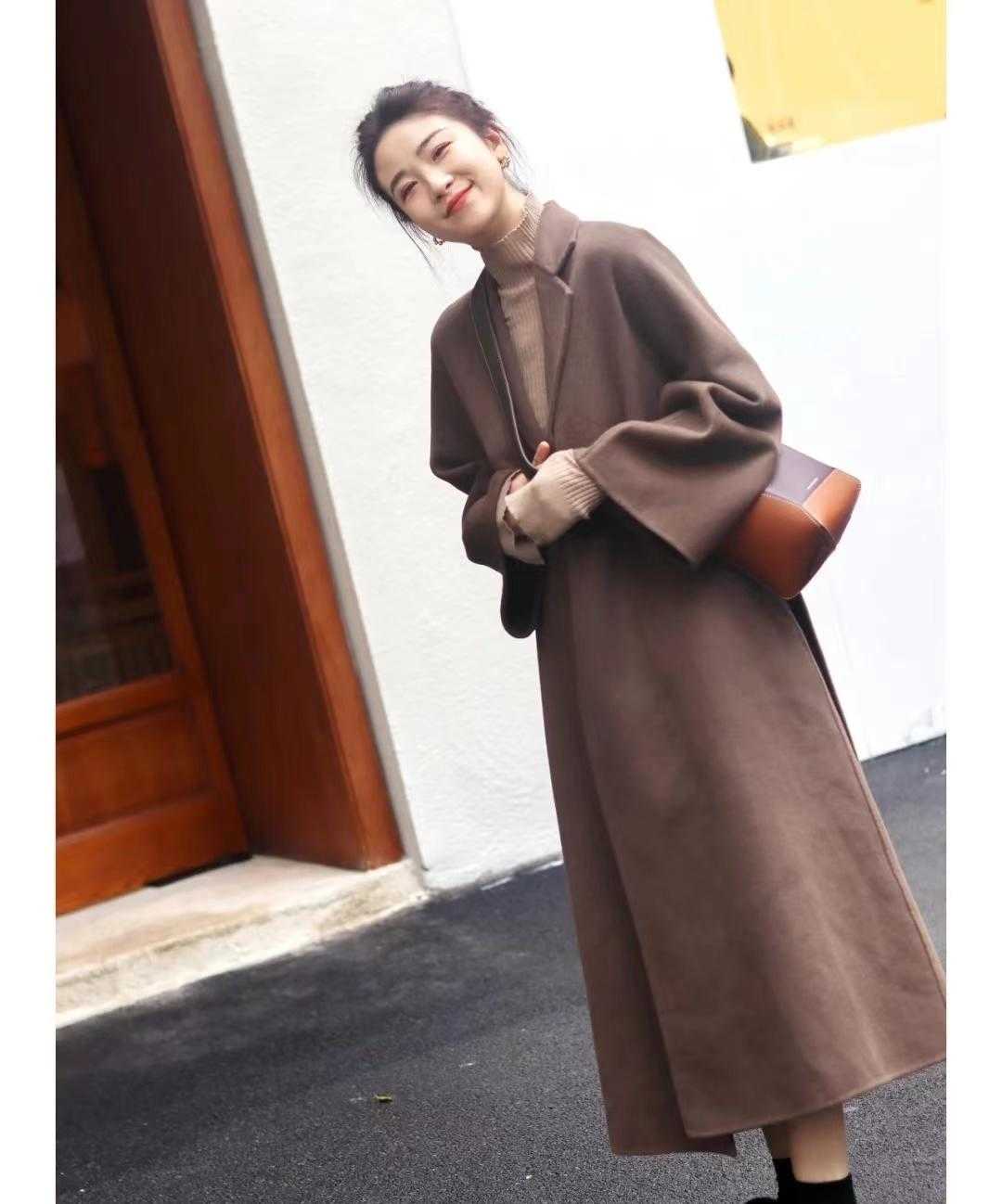 大地色呢子大衣怎么搭配,红色大衣与大地色怎么穿出高级感