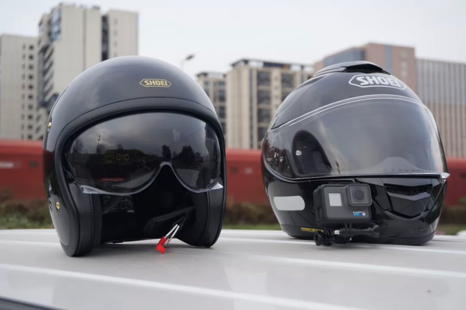 shoei揭面盔neotec1和neotec2,shoei复古盔体积大不大