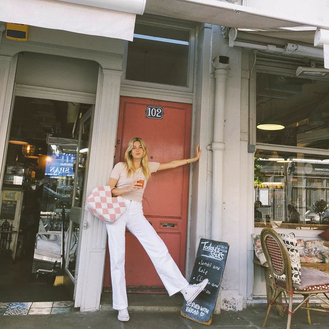 小白裤如此穿搭尽显高级感,夏季薄款纯白色八分小白裤女士