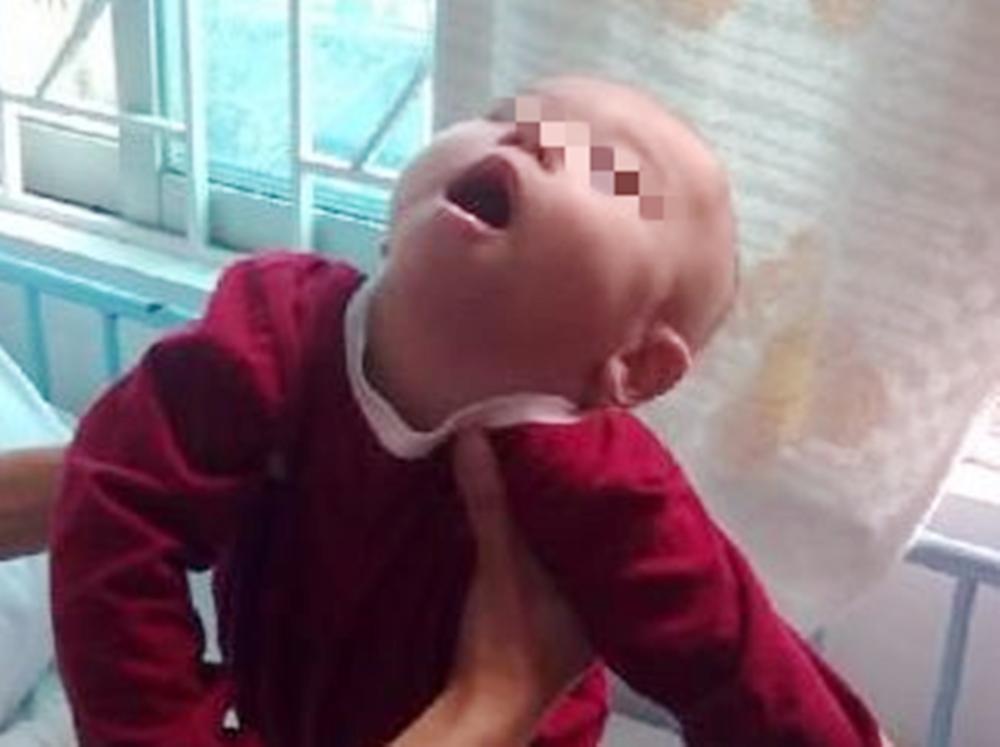 宝宝睡在放有樟脑丸的房间可以吗,房间里有樟脑丸对宝宝有影响吗