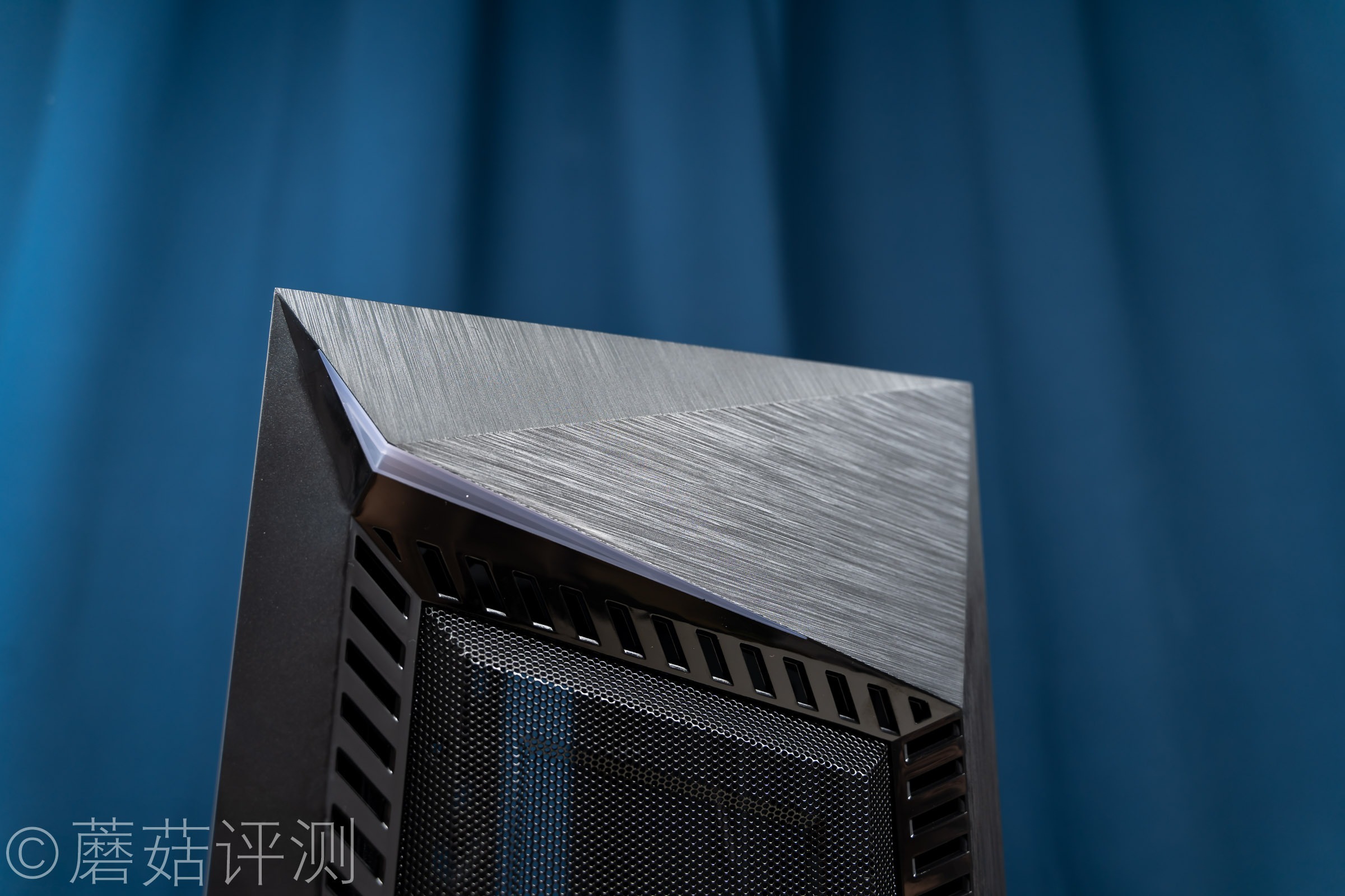 艾湃电竞机箱白色,艾湃电竞水冷评测