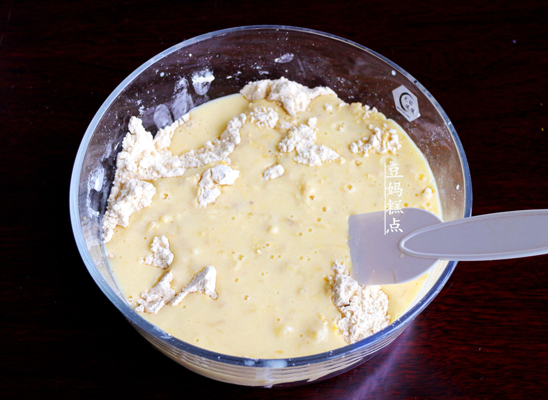 简易无油无糖面包不用揉面,低糖低油又松软的懒人面包