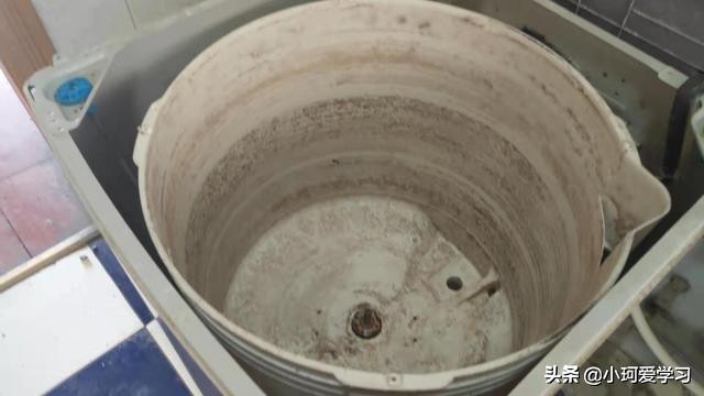 自己拆卸清洗洗衣机有什么神器,小保姆波轮洗衣机拆洗全过程