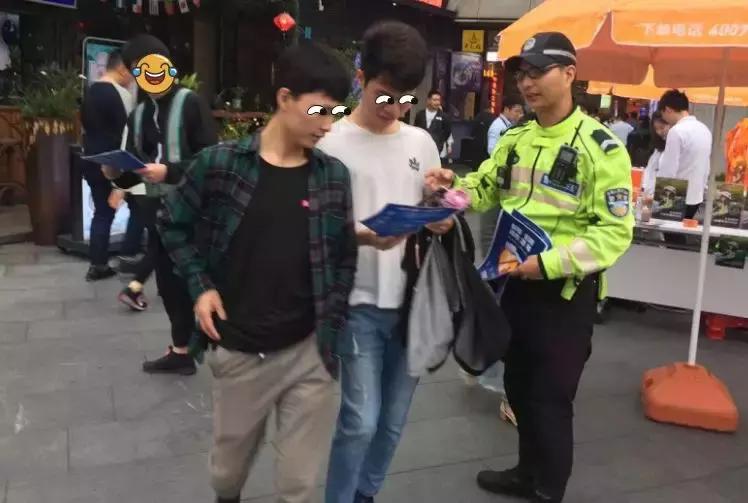 铁骑“快闪”查酒驾,昨晚17只“醉猫”落网!今晚免费“送代驾”!