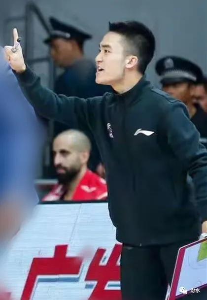 马布里在首钢队的翻译,马布里的翻译是专用的吗