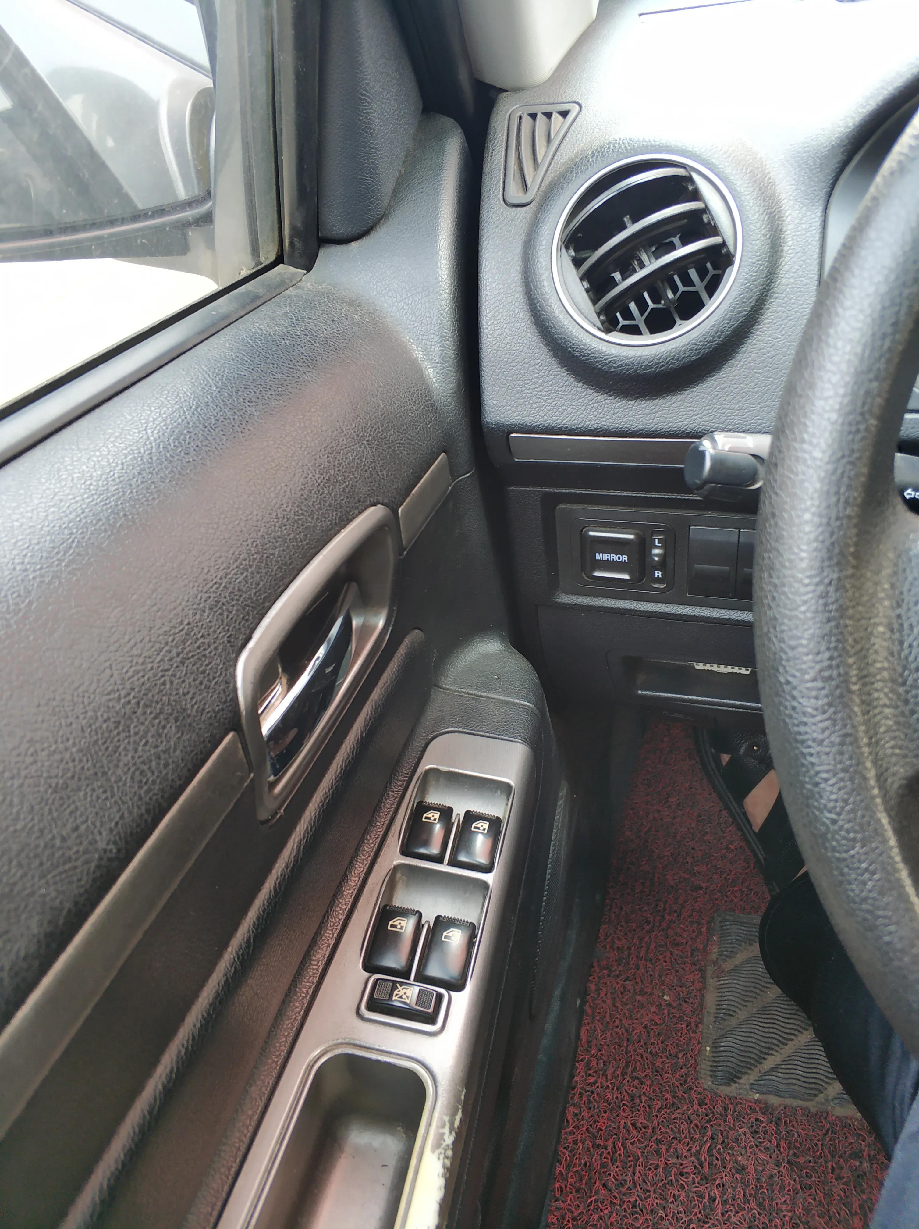 12年自由舰多少钱,11年自由舰三缸二手车价格