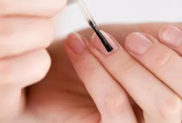 新手涂指甲油教程,指甲油怎么做