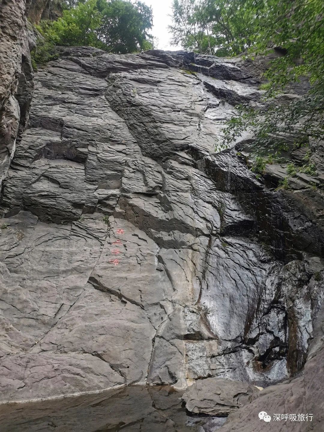 靖西双龙峡网红小火车,京西小九寨二日游