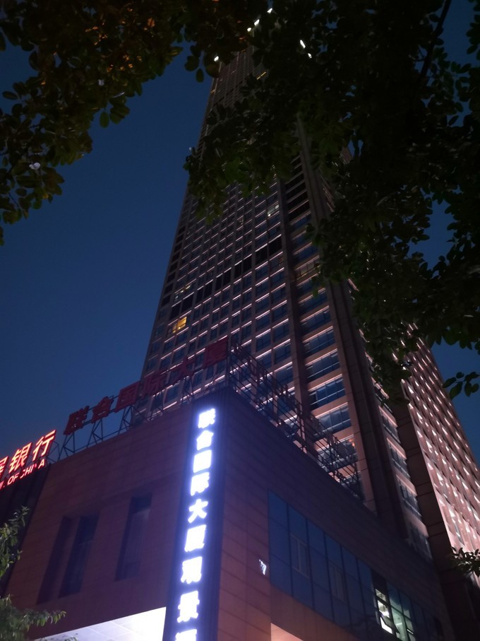 千寻雾海高空江景酒店,千合日善高空江景酒店电话