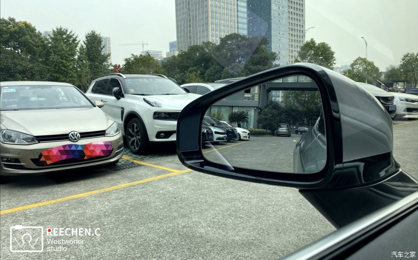 想给爱车贴膜不知道上哪去,教大家怎么给自己爱车贴膜