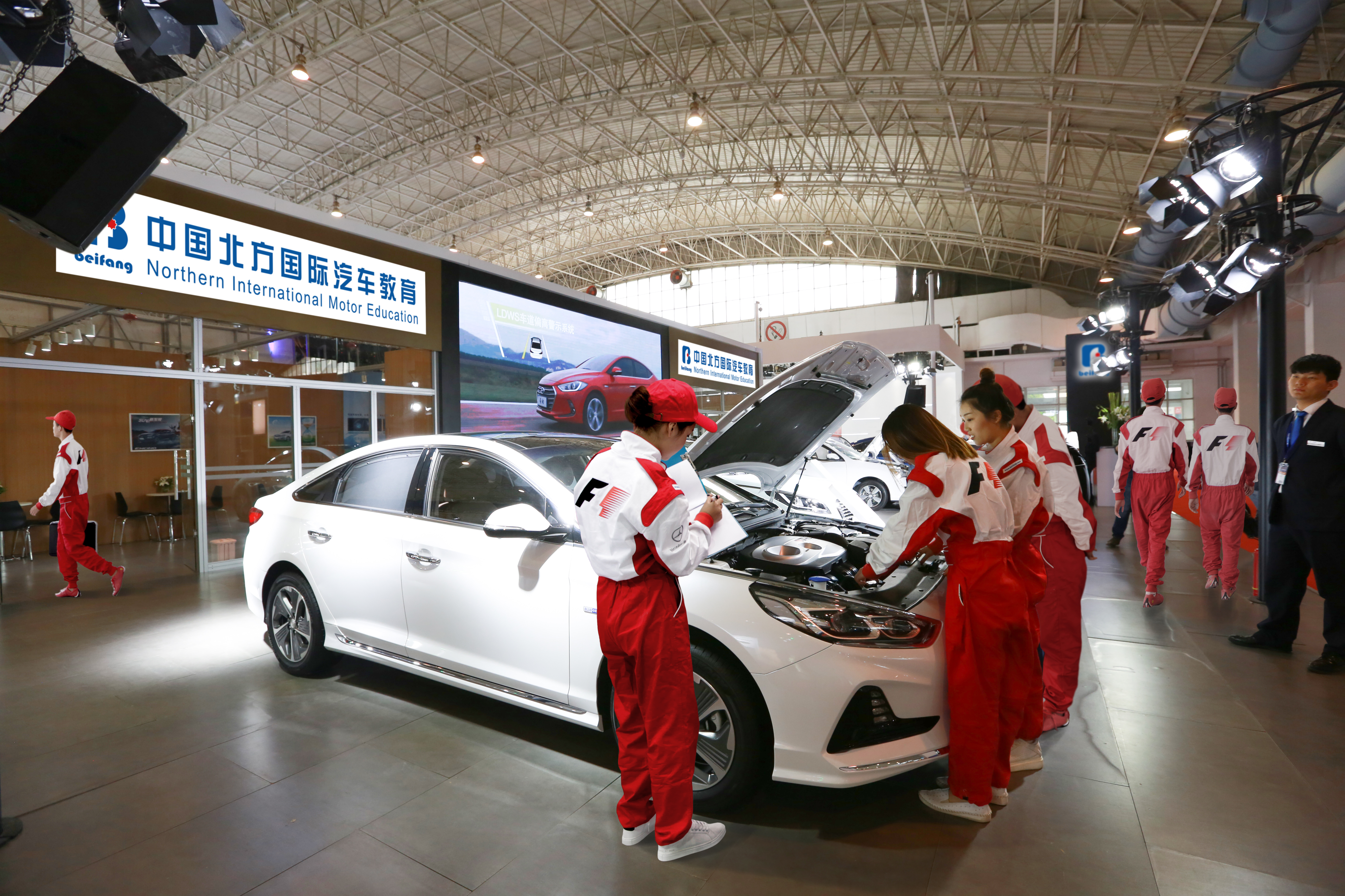 男孩学汽修有前途吗,学汽修钣金有前途吗