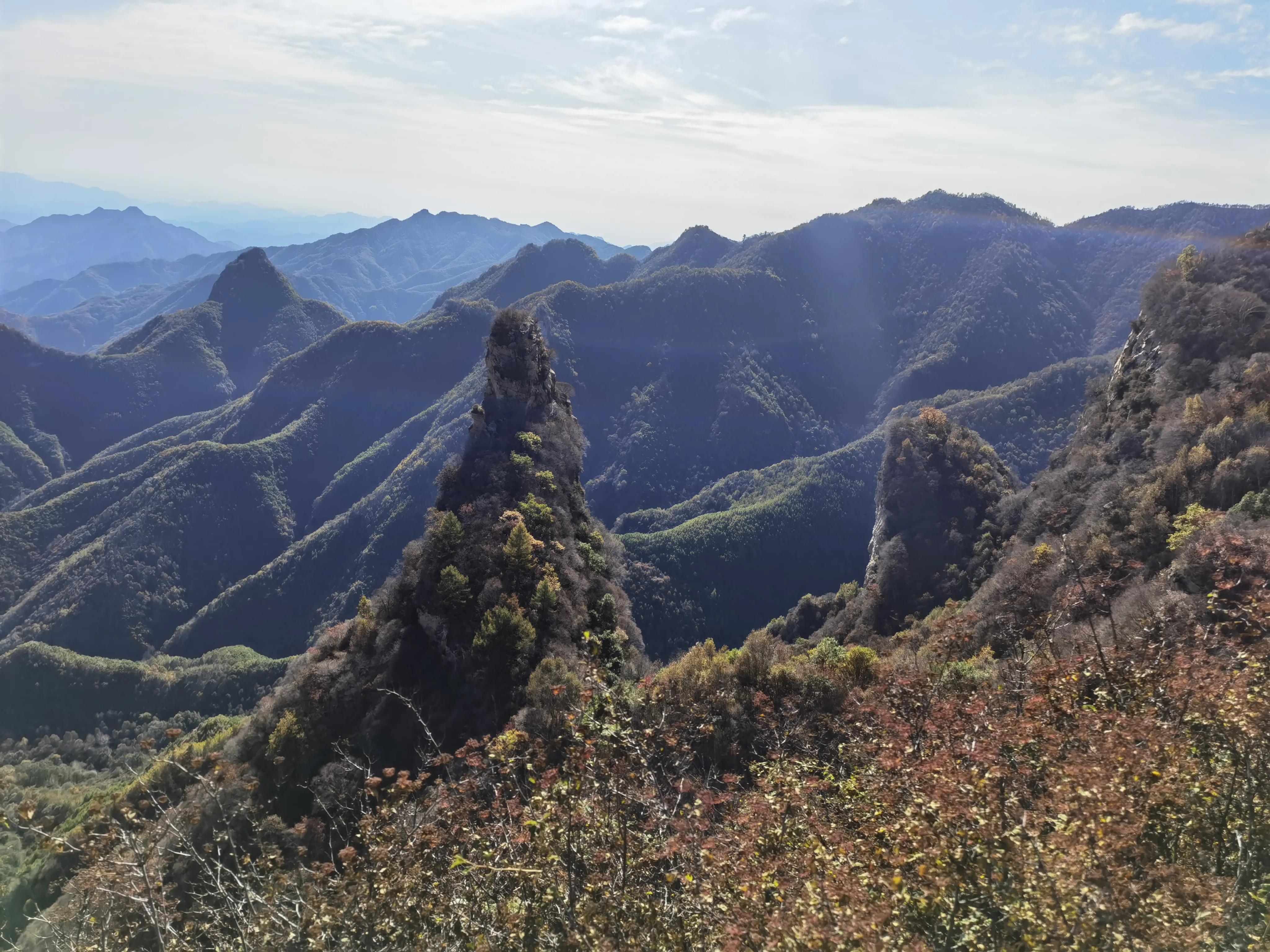 都知夏日驼梁美，秋季呢？阜平花塔村进山带您领略最美的秋日驼梁