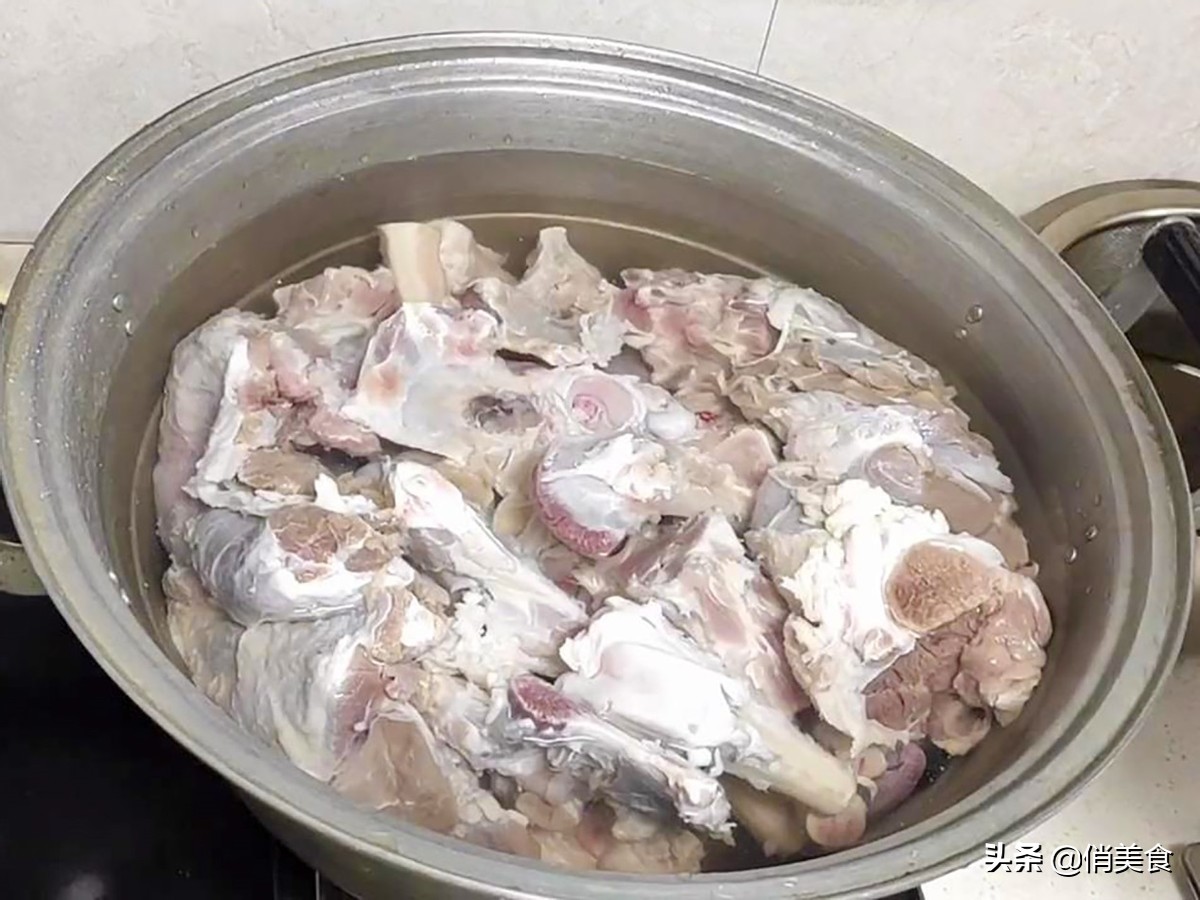 羊肉汤怎么炖不膻味最好喝,羊肉汤怎么炖放什么去膻味