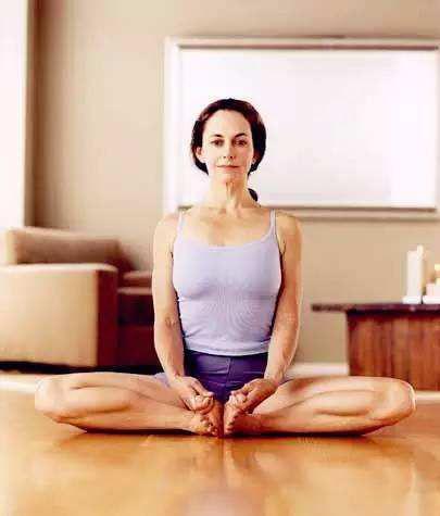 生理期怎么运动会瘦,经期可以做瑜伽或运动吗