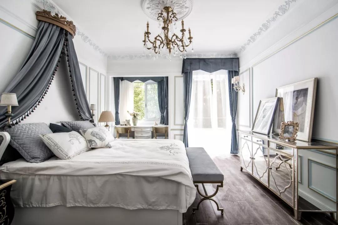 床头背景别刷大白墙,家里刮大白的半墙板床头效果图