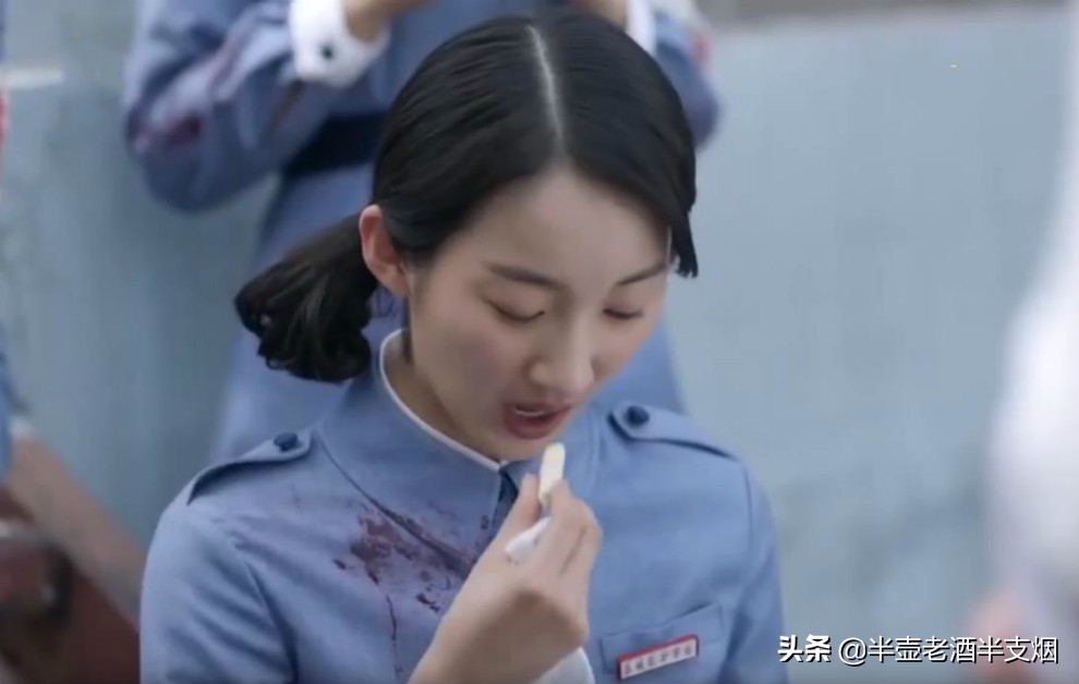 亮剑3的雷人之处：护士揣手机吃奶糖，王云山吃炒豆是跟谁学的？