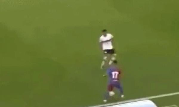 梅西丝滑停球破门,丝滑过人国外