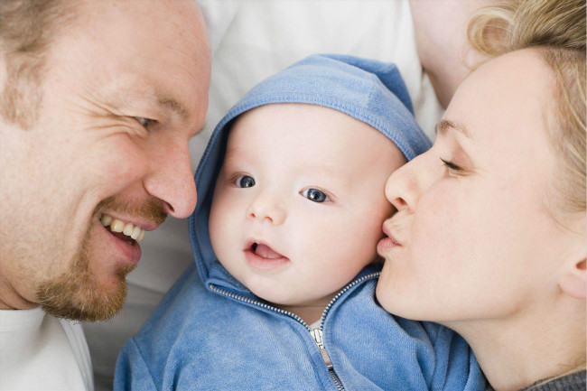 一个月宝宝会出现什么情况,一个月的宝宝有哪些大动作