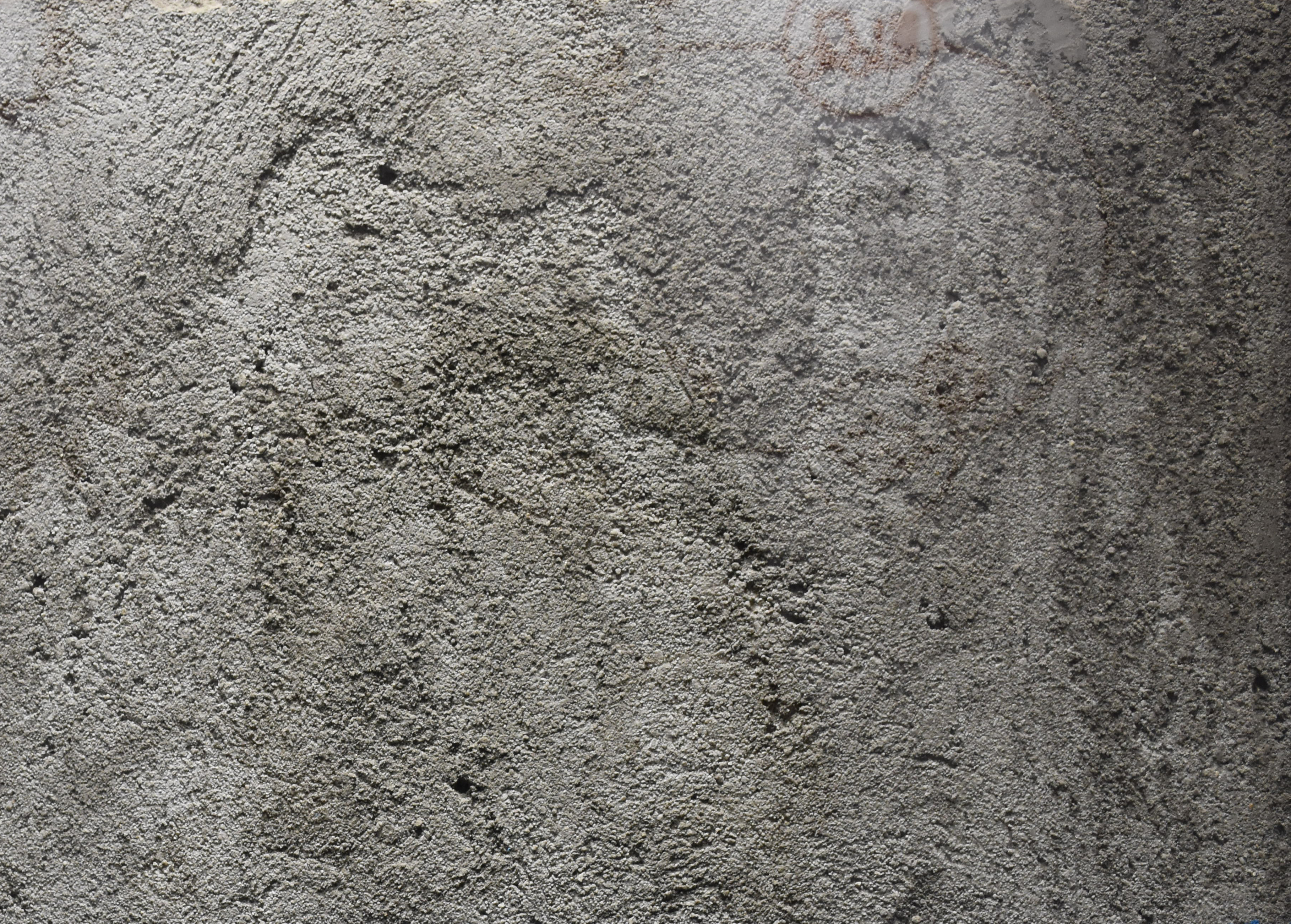 装修墙面上刮腻子好还是刷涂料好,装修墙面刷漆流程视频