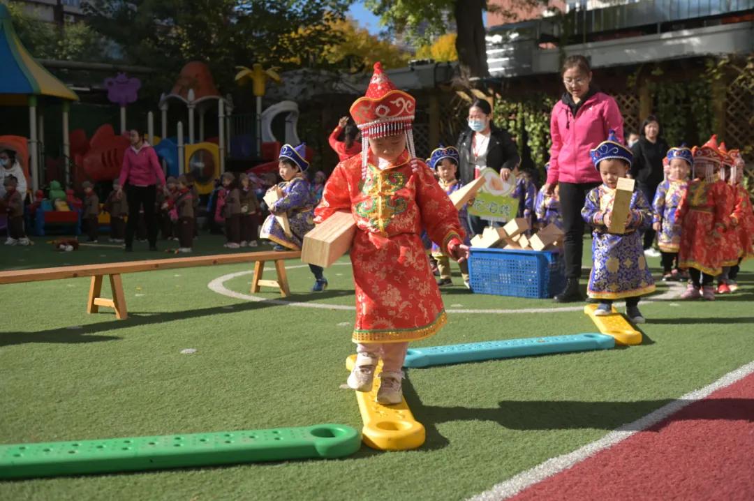 民族团结润童心家园携手共成长——和平五幼举行2021年秋季民族运动会