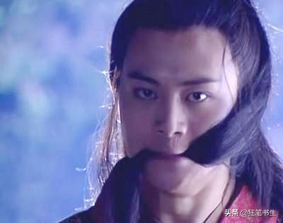 九阴九阳真经流落江湖，被前朝太监所得，他结合两经创出葵花宝典