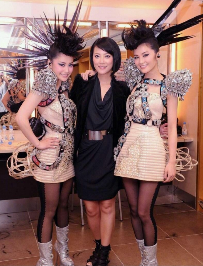 6大比艺人颜值高的经纪人，个个品貌端庄，甩艺人几条街