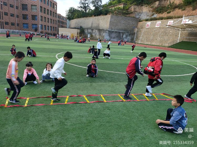 龙泉街道中心小学足球社团,城南中心小学足球社团
