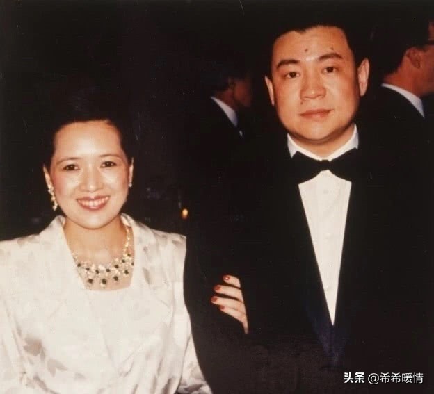 爱你的男人会把你当女人宠,爱你的男人会把你当女儿一样宠