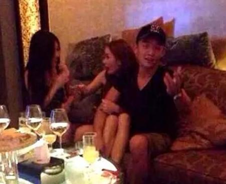 “夜店小王子”郑恺的瓜