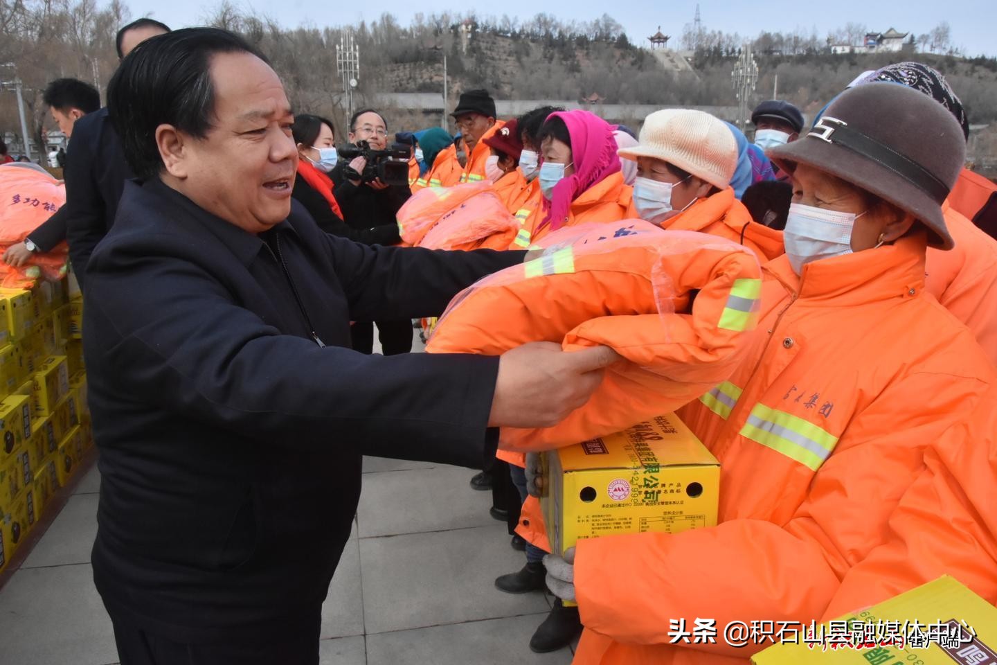 富强集团在积石山县开展春节慰问活动
