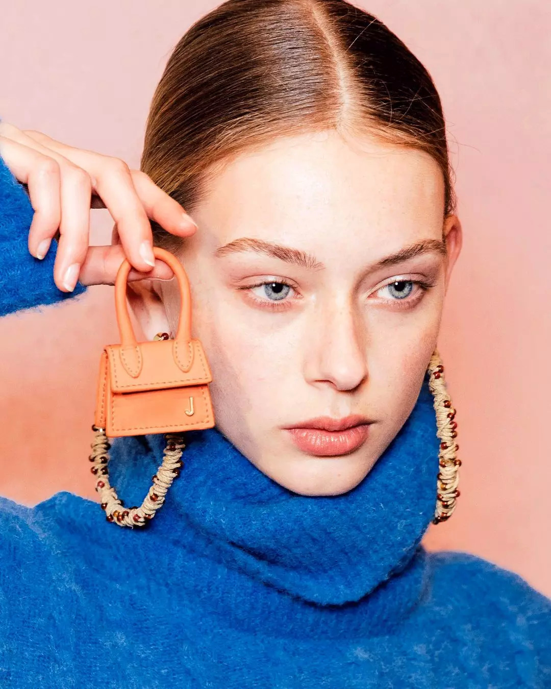 我的胸，我的手指，我的脚腕……都需要一只包包