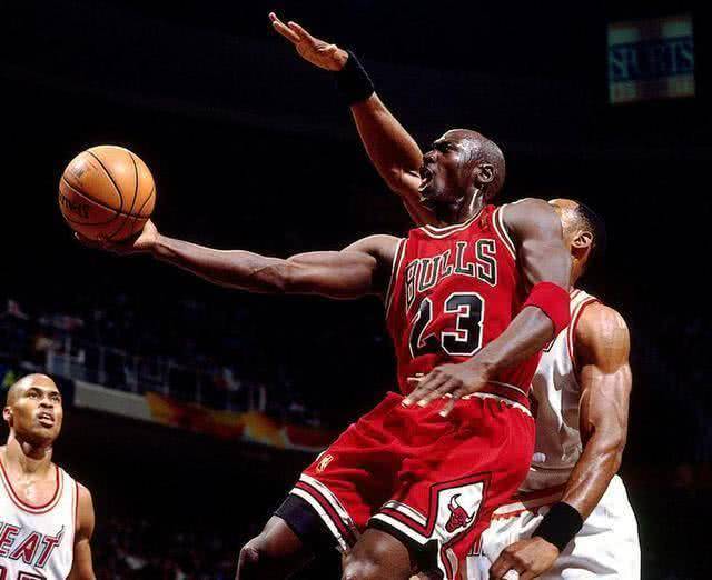 nba场均10分能拿多大合同,nba场均36分7篮板11助攻能拿多少钱