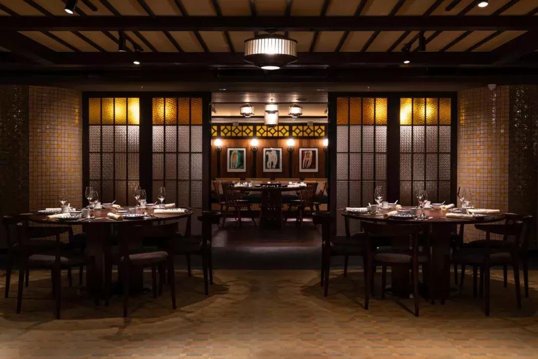 香港逸东酒店在哪个地铁口,香港逸东酒店夜景