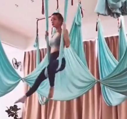 27岁离异少妇,D杯胸、小蛮腰让直男扛不住了....