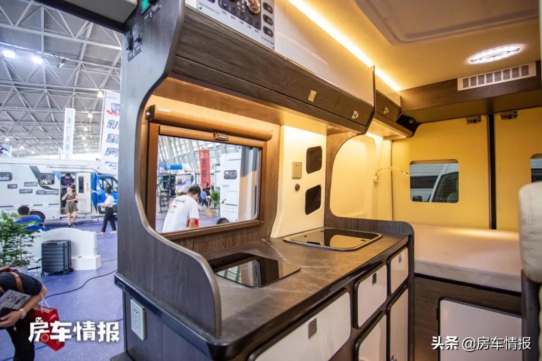 2023款大通v90长轴房车,阳光尚游大通v90b型房车多少钱1辆