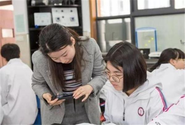 报高考志愿没有电脑怎么办,家里没背景高考志愿咋填就业容易