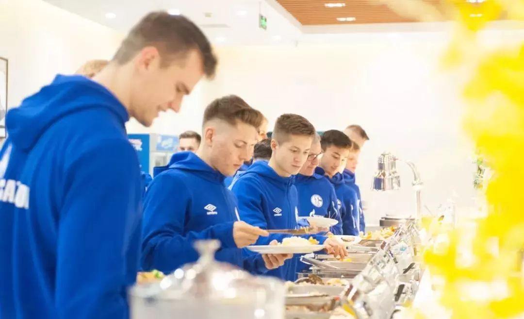 沙尔克04来华,沙尔克04重返德甲联赛主场首秀