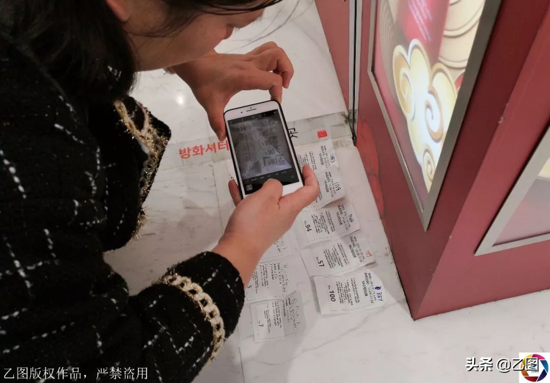 中国游客时隔9月再现韩国免税店,中国游客挤爆韩国免税店