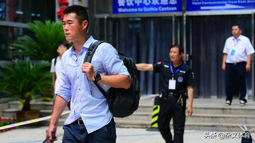 48岁教练错过鲁能！球员时代两次被曼联邀请，执教经验不输郝伟