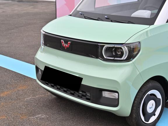 喜提五菱宏光mini马卡龙第三代,最新五菱宏光miniev马卡龙落地价