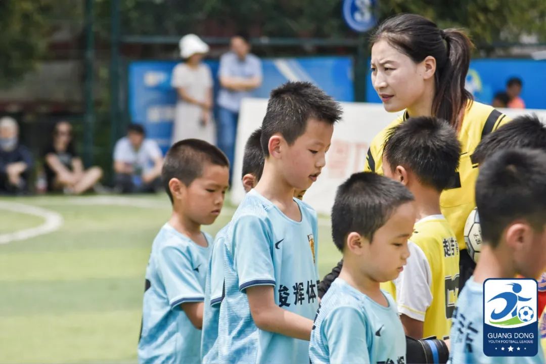 国内一个专门青训的教练,无证青训教练
