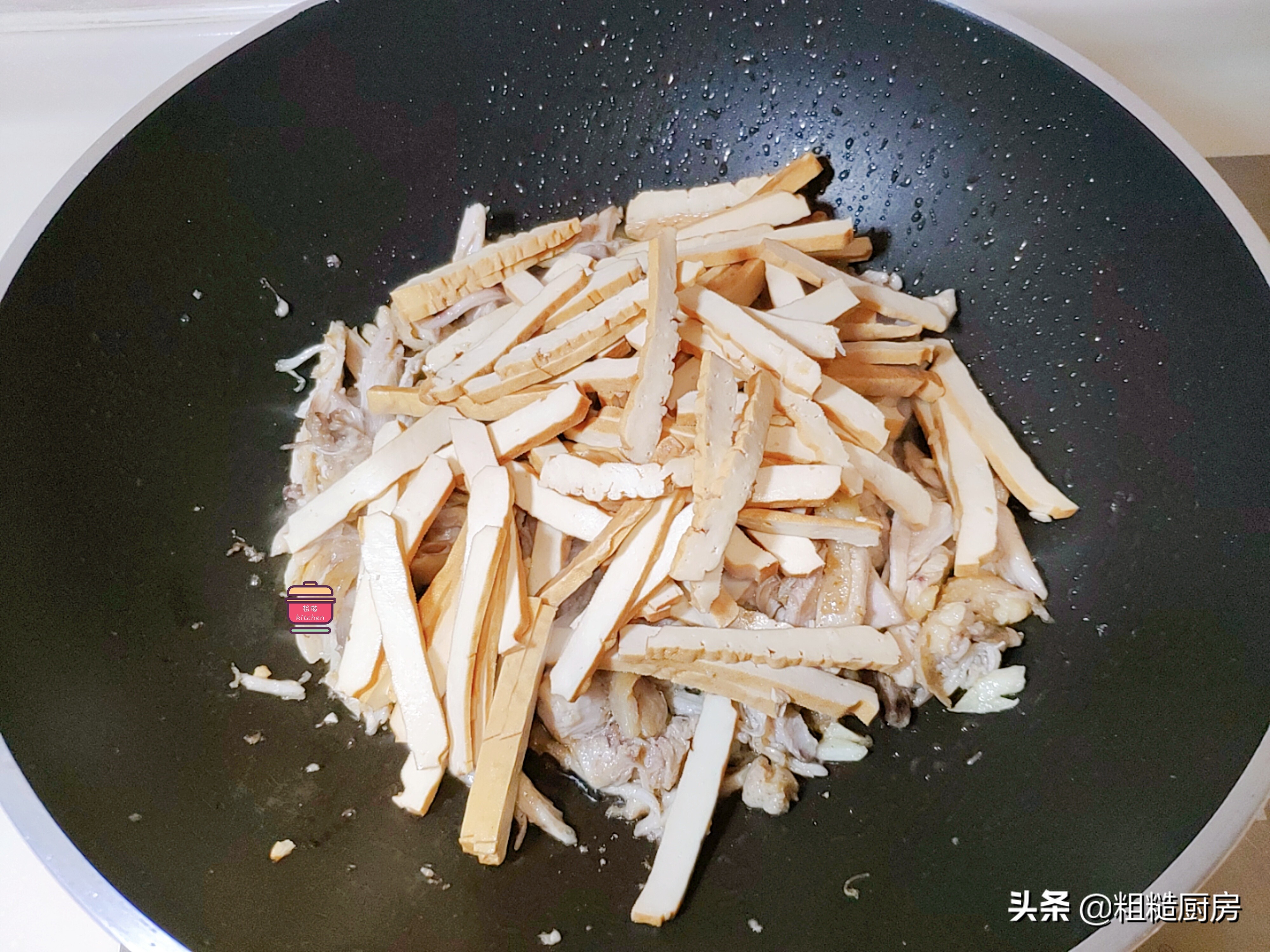 烧鸡简单配料味道也鲜美,贪便宜买一元鸡