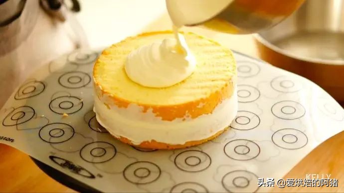 邱莹莹同款草莓奶油蛋糕，基础戚风胚，徒手脱模剖片及抹面挤花