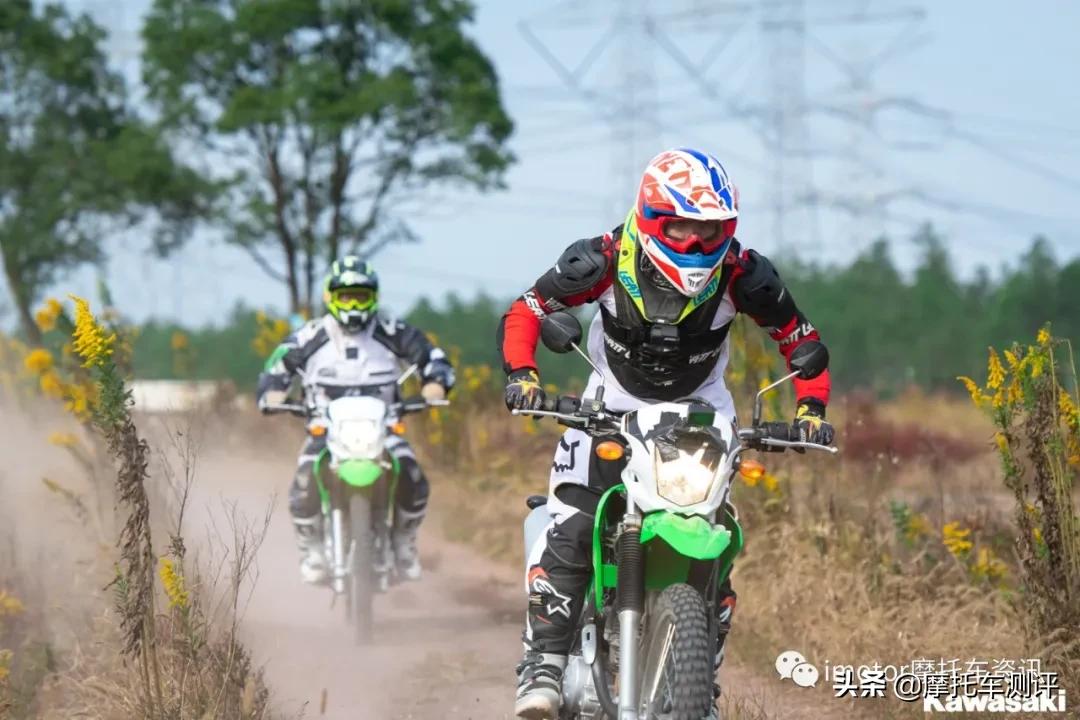 川崎klx230和川崎300x哪个好,川崎klx230和无极300哪个好