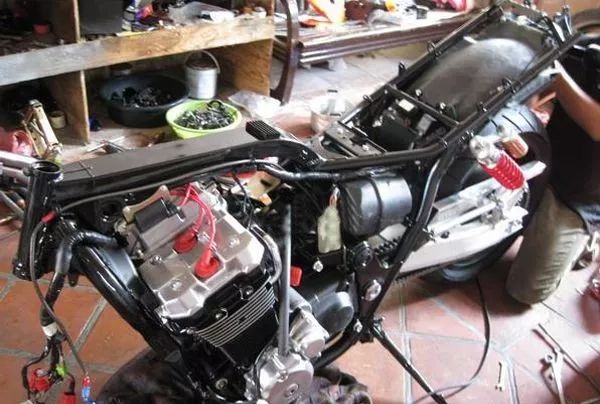 一辆破车的复原,一辆报废车翻新