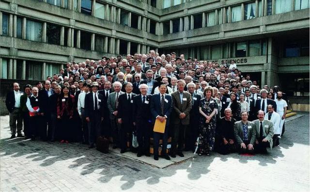 杨振宁与翁帆关系好吗,杨振宁为啥会爱上翁帆