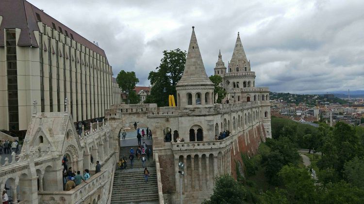 匈牙利的首都,当年陈强曾到此,两个儿子取名“布达”“佩斯”