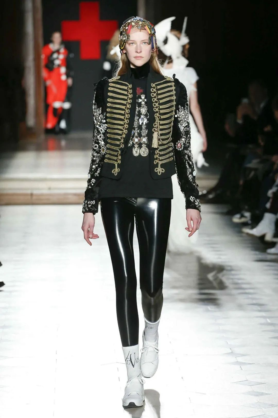 适合冬天穿的潮的裤子显腿长,适合粗腿穿的裤子推荐