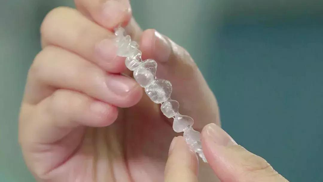 孩子牙齿长歪了怎么办？什么时候适合做矫正？